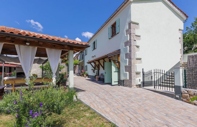 Casa de 4 quartos em Buzet com piscina privada e jardim - Foto 1