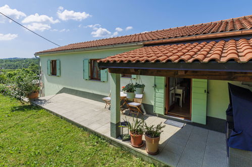 Foto 31 - Casa de 3 quartos em Buzet com piscina privada e jardim