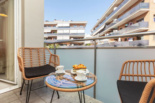 Photo 2 - 1 bedroom Apartment in Lloret de Mar with swimming pool and sea view