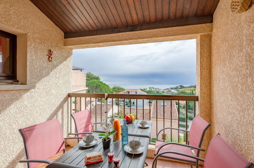 Photo 2 - 2 bedroom Apartment in Roquebrune-sur-Argens with swimming pool and sea view