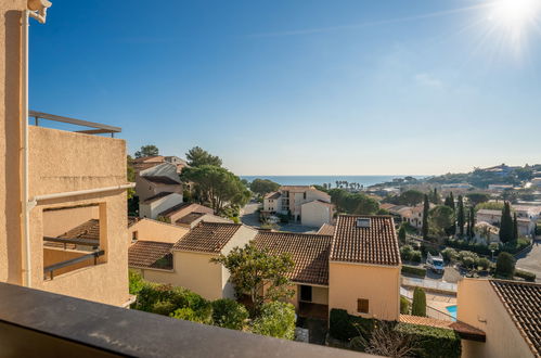 Foto 18 - Appartamento con 2 camere da letto a Roquebrune-sur-Argens con piscina e giardino