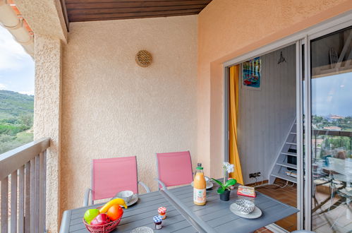 Foto 16 - Apartamento de 2 quartos em Roquebrune-sur-Argens com piscina e jardim