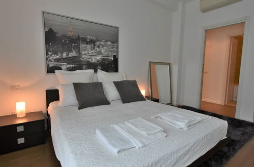 Foto 4 - Apartment mit 3 Schlafzimmern in Mailand