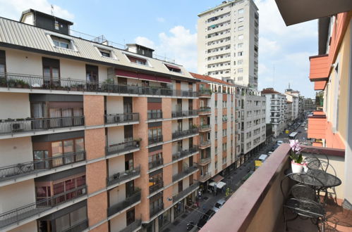Foto 27 - Appartamento con 3 camere da letto a Milano
