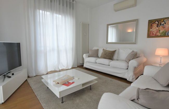 3 bedroom Apartment in Milan - Photo 9
