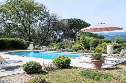 Foto 16 - Casa de 2 quartos em Cogolin com piscina privada e vistas do mar