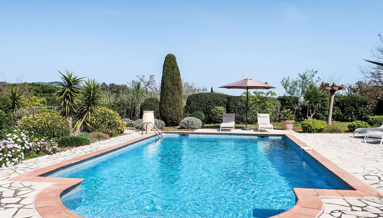 Photo 1 - Maison de 2 chambres à Cogolin avec piscine privée et vues à la mer