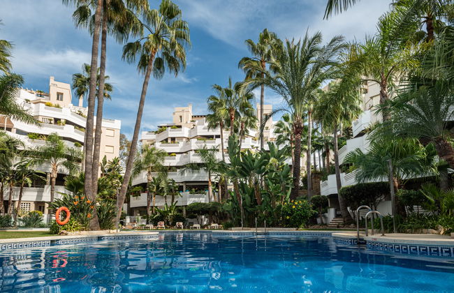 Apartamento de 3 quartos em Marbella com piscina e jardim - Foto 1