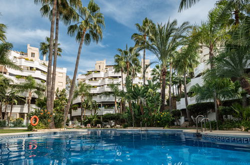 Foto 1 - Apartamento de 2 quartos em Marbella com piscina e vistas do mar