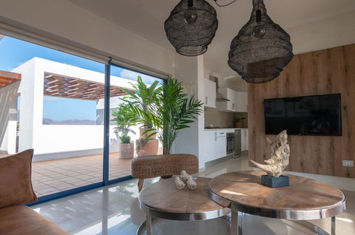 Foto 4 - Casa de 2 quartos em Yaiza com piscina privada e vistas do mar