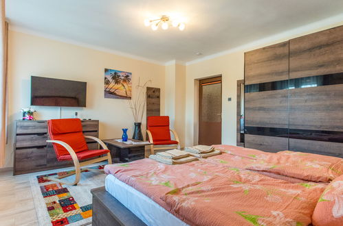 Foto 6 - Apartamento de 5 quartos em Balatonkeresztúr com piscina privada e jardim