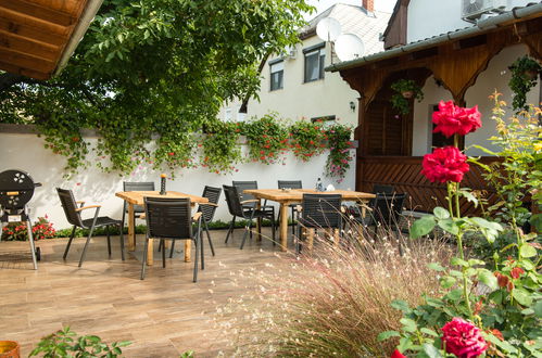 Photo 3 - Appartement de 5 chambres à Balatonkeresztúr avec piscine privée et jardin