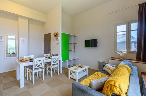 Foto 6 - Apartamento de 2 quartos em Baden com piscina e vistas do mar