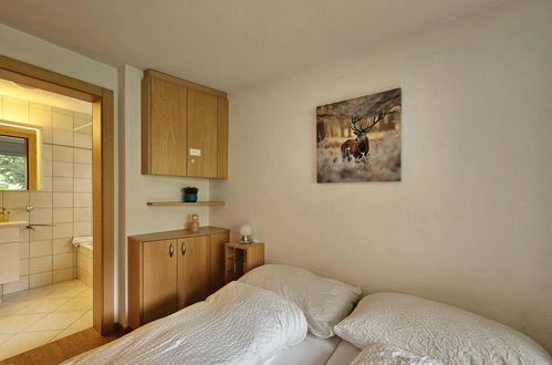 Foto 13 - Appartamento con 3 camere da letto a Saas-Fee con sauna e vasca idromassaggio