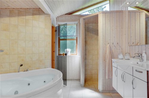 Photo 10 - Maison de 3 chambres à Blokhus avec terrasse et sauna