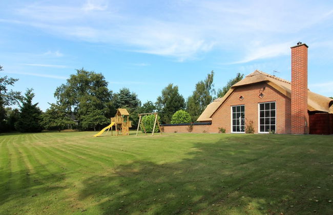 5 bedroom House in Væggerløse with private pool and terrace - Photo 7