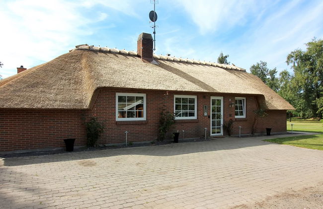 5 bedroom House in Væggerløse with private pool and terrace - Photo 5