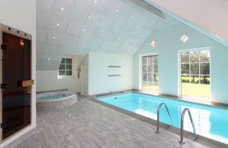 Photo 2 - Maison de 5 chambres à Væggerløse avec piscine privée et terrasse