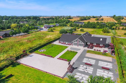 Photo 2 - Maison de 16 chambres à Idestrup avec piscine privée et terrasse