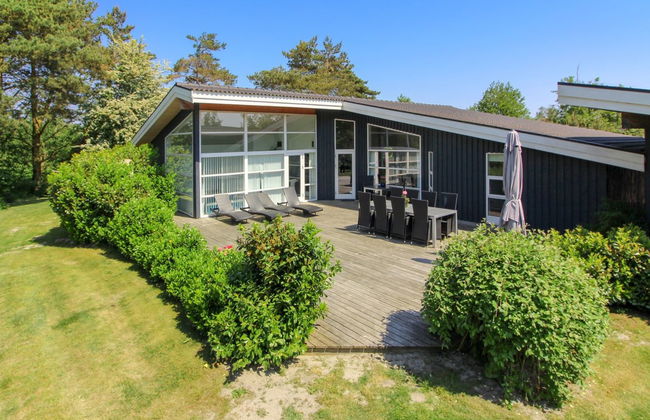 4 bedroom House in Væggerløse with private pool and terrace - Photo 9