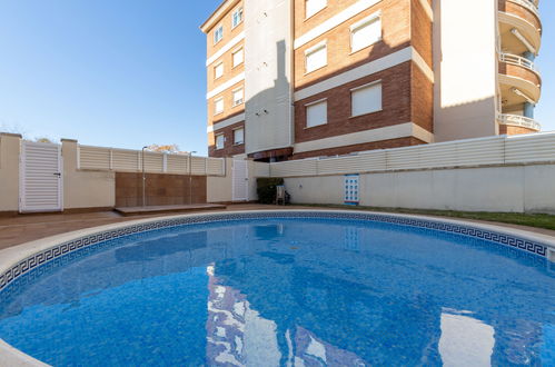 Foto 20 - Appartamento con 3 camere da letto a Calafell con piscina e vista mare