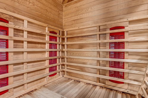 Photo 4 - Maison de 2 chambres à Tarm avec terrasse et sauna