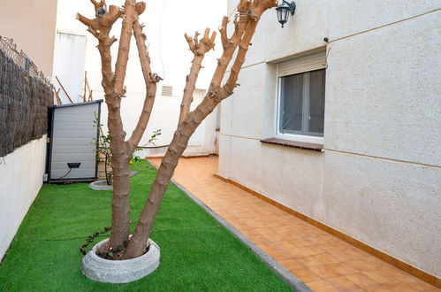 Foto 24 - Apartamento de 3 habitaciones en Sant Cebrià de Vallalta con piscina y jardín