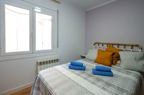 Foto 4 - Apartment mit 3 Schlafzimmern in Sant Cebrià de Vallalta mit schwimmbad und garten