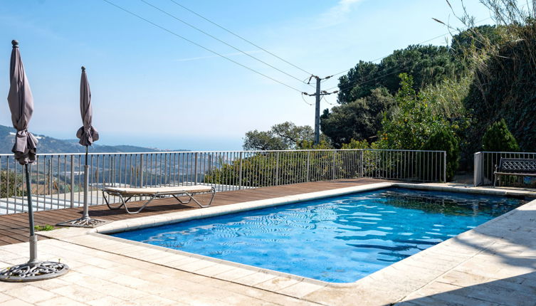 Foto 1 - Apartamento de 3 habitaciones en Sant Cebrià de Vallalta con piscina y jardín