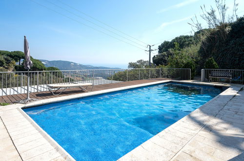 Photo 19 - 3 bedroom Apartment in Sant Cebrià de Vallalta with swimming pool and garden