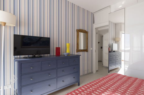 Foto 15 - Appartamento con 1 camera da letto a Ventimiglia con vista mare