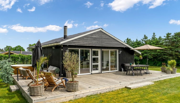 Foto 1 - Casa de 2 quartos em Hadsund com terraço e banheira de hidromassagem