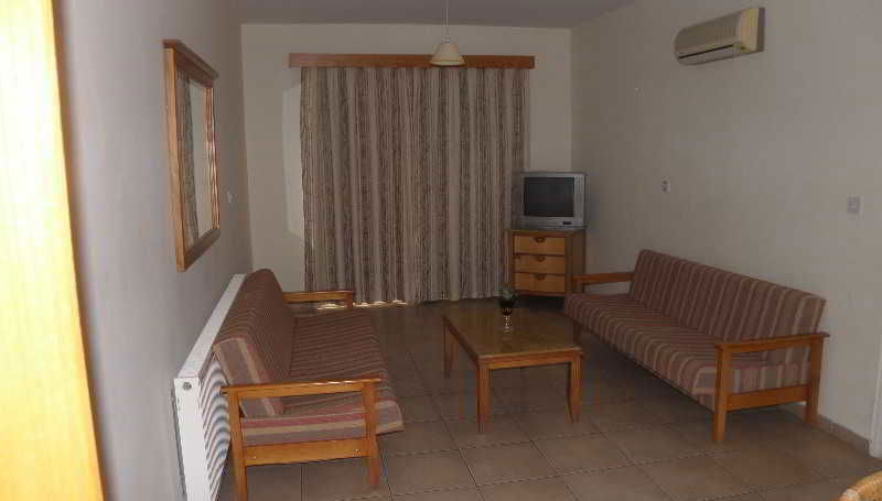 Valana Hotel Apartments - Photo 1