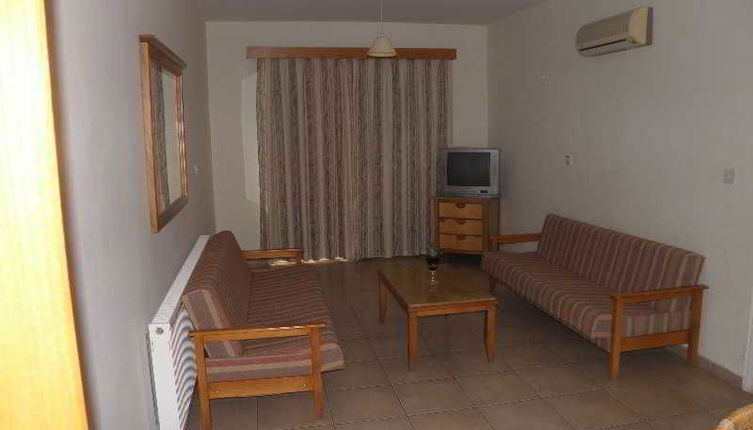 Photo 1 - Valana Hotel Apartments