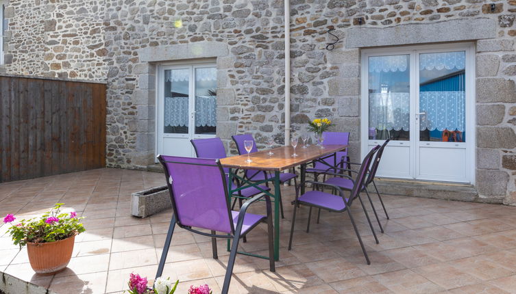 Photo 1 - 4 bedroom House in Saint-Méloir-des-Ondes with terrace and sea view