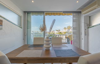 Foto 2 - Apartamento de 1 habitación en Castelló d'Empúries con terraza y vistas al mar
