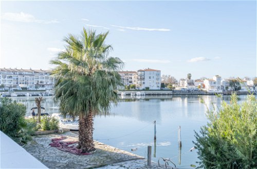Foto 5 - Apartment mit 1 Schlafzimmer in Castelló d'Empúries mit terrasse und blick aufs meer