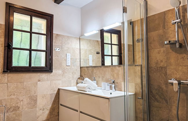 Casa de 4 quartos em Grimaud com piscina privada e jardim - Foto 14