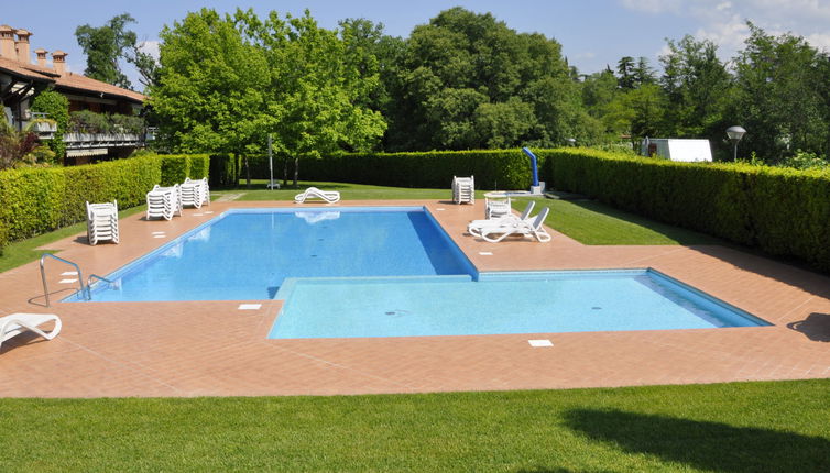 Foto 1 - Apartamento de 1 habitación en Lazise con piscina y vistas a la montaña