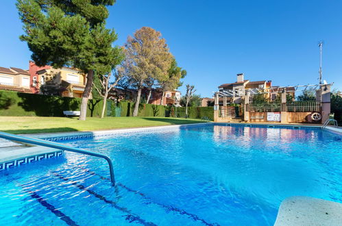 Photo 1 - Maison de 2 chambres à Mont-roig del Camp avec piscine et vues à la mer