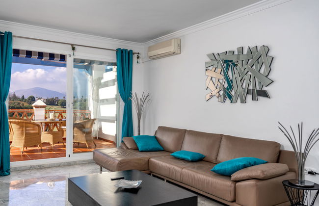 3 bedroom Apartment in Mijas with swimming pool and garden - Photo 3