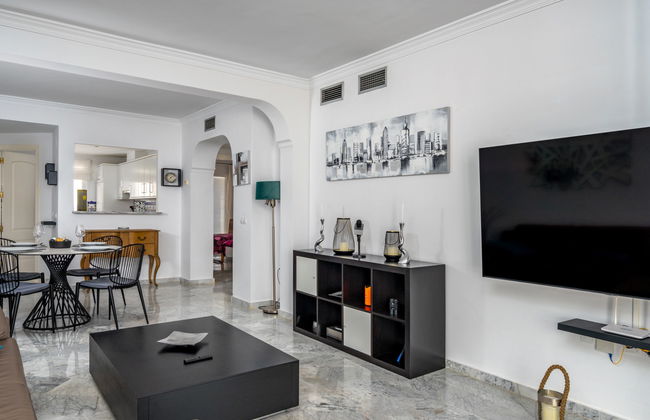 3 bedroom Apartment in Mijas with swimming pool and garden - Photo 8