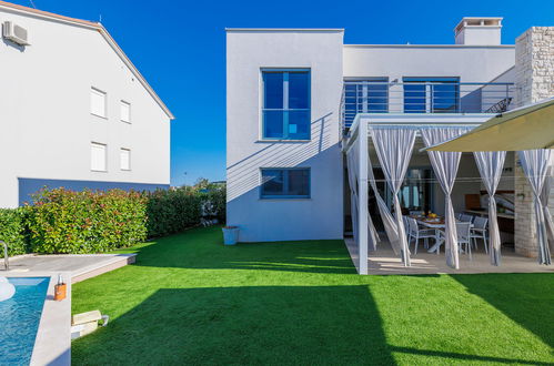 Photo 36 - Maison de 3 chambres à Umag avec piscine privée et terrasse