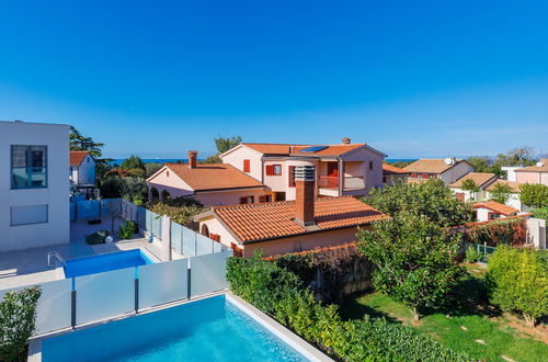 Foto 20 - Casa de 3 quartos em Umag com piscina privada e terraço