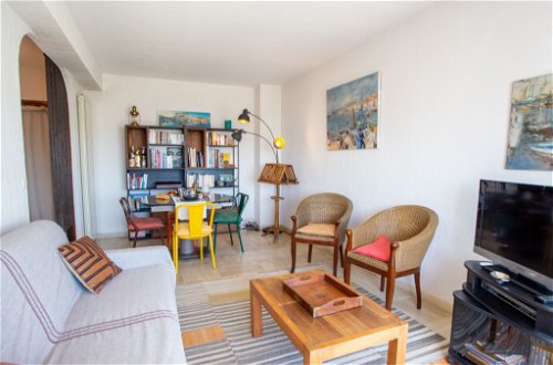 Foto 3 - Apartamento de 1 habitación en Hyères con vistas al mar