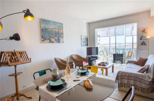Foto 4 - Apartamento de 1 habitación en Hyères con vistas al mar