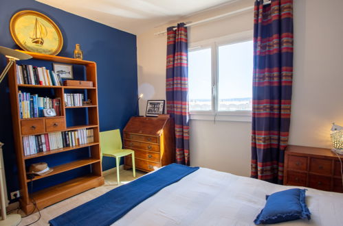 Photo 2 - Appartement de 1 chambre à Hyères avec vues à la mer