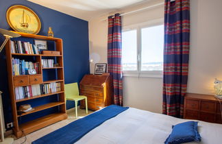 Foto 2 - Appartamento con 1 camera da letto a Hyères con vista mare