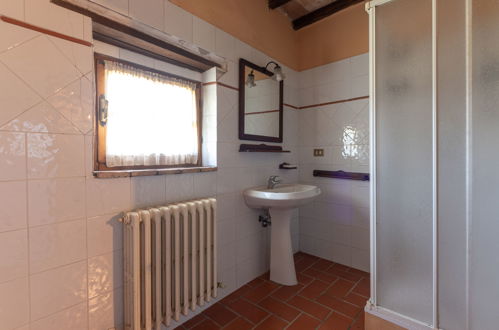 Photo 15 - 2 bedroom House in Cinigiano with private pool and garden