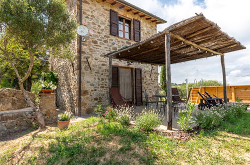 Foto 3 - Casa de 2 quartos em Cinigiano com piscina privada e jardim